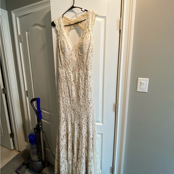 Jasz lace white dress. - Picture 1 of 6